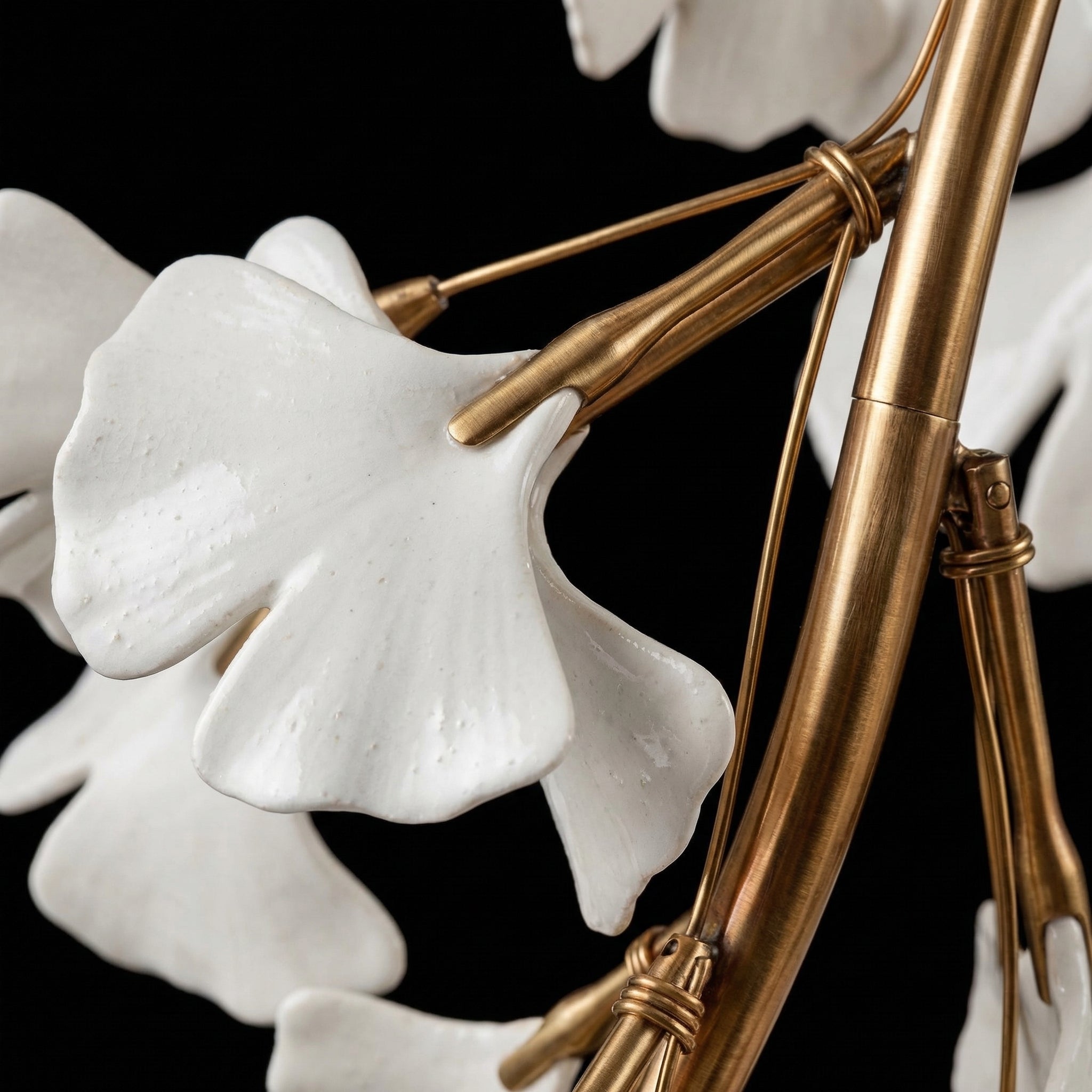 blossom-bespoke-staircase-chandelier detail